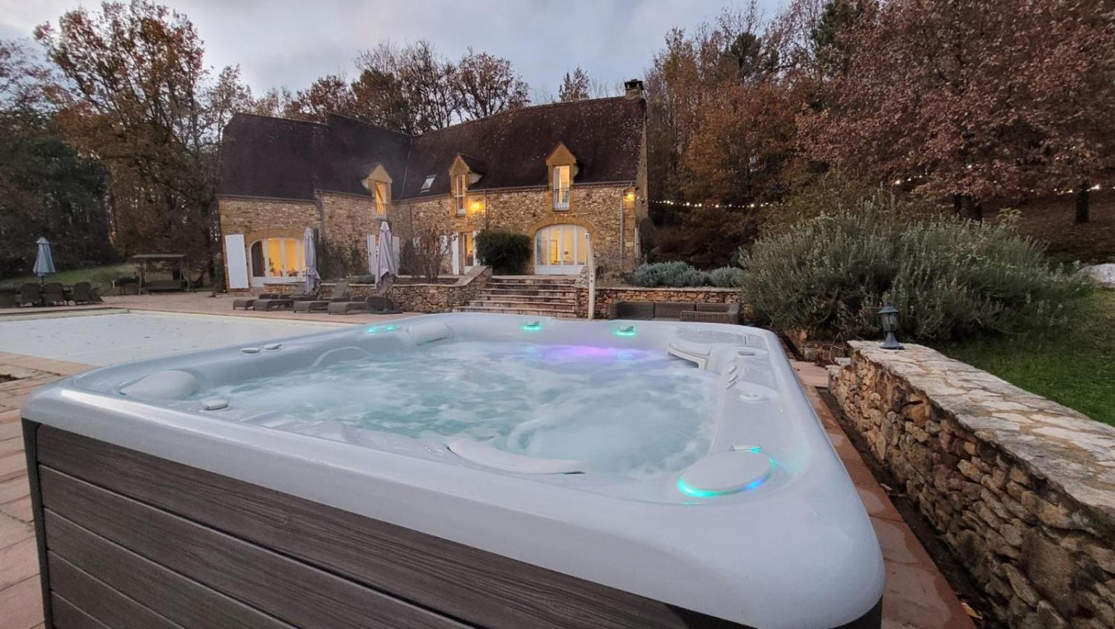 Luxury Chateau W. Pool & Hot Tub In Dordogne Бенак-е-Казнак Екстер'єр фото